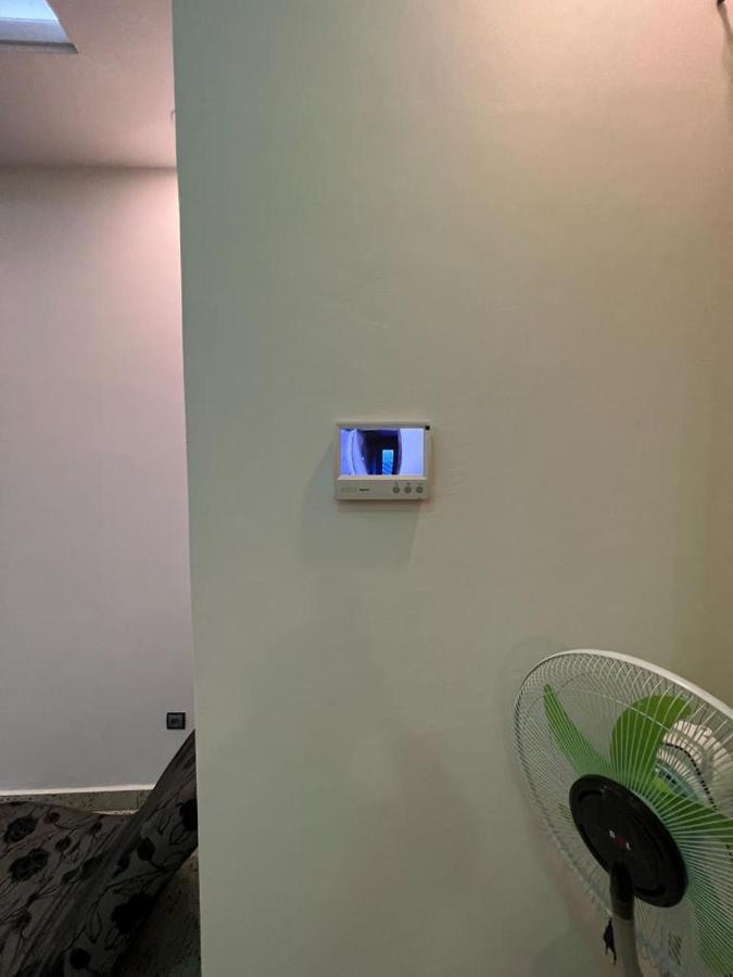 Smb-Gn Residence Lambandji - Electricite Et Wifi H24 Конакри Экстерьер фото