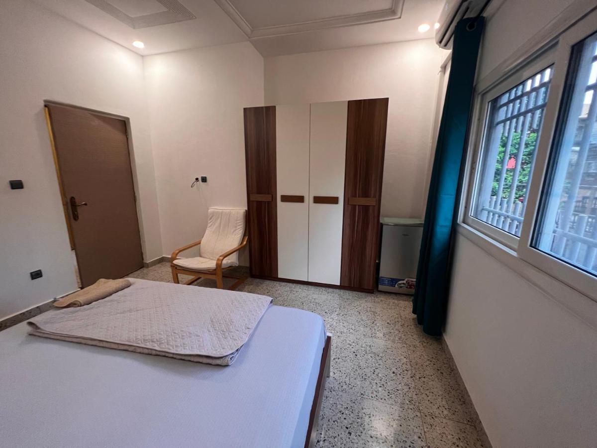Smb-Gn Residence Lambandji - Electricite Et Wifi H24 Конакри Экстерьер фото